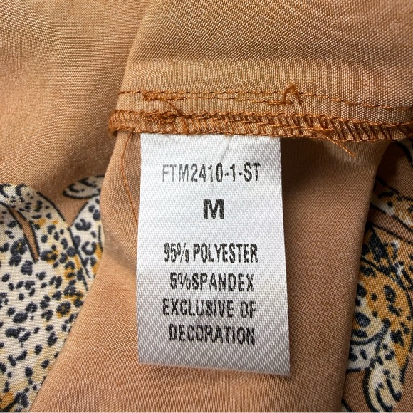 THML Women’s Rust Leopard Print V-Neck Blouse - Picture 4 of 4